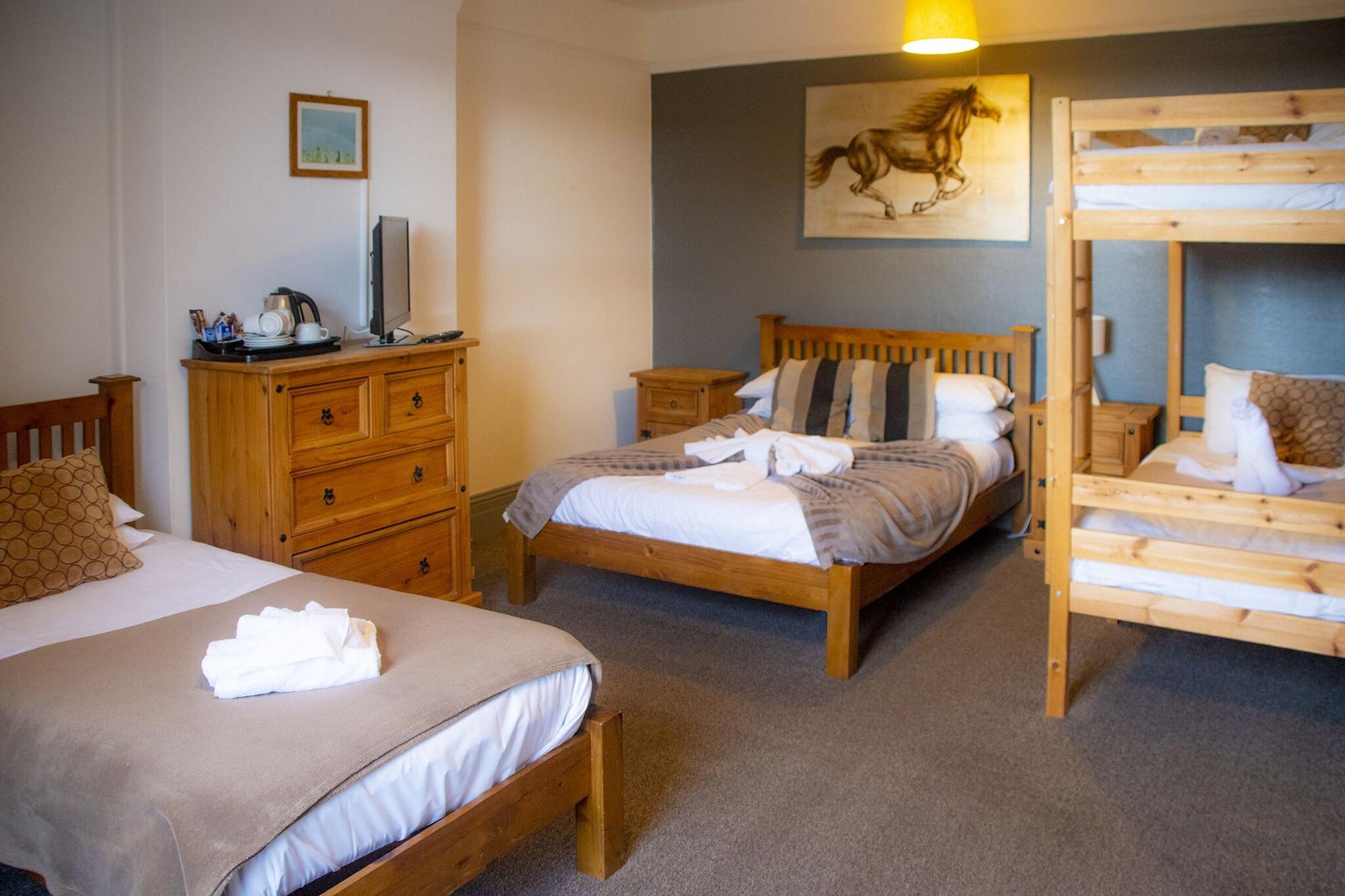 Stonehenge Inn & Shepherd'S Huts Bulford Buitenkant foto