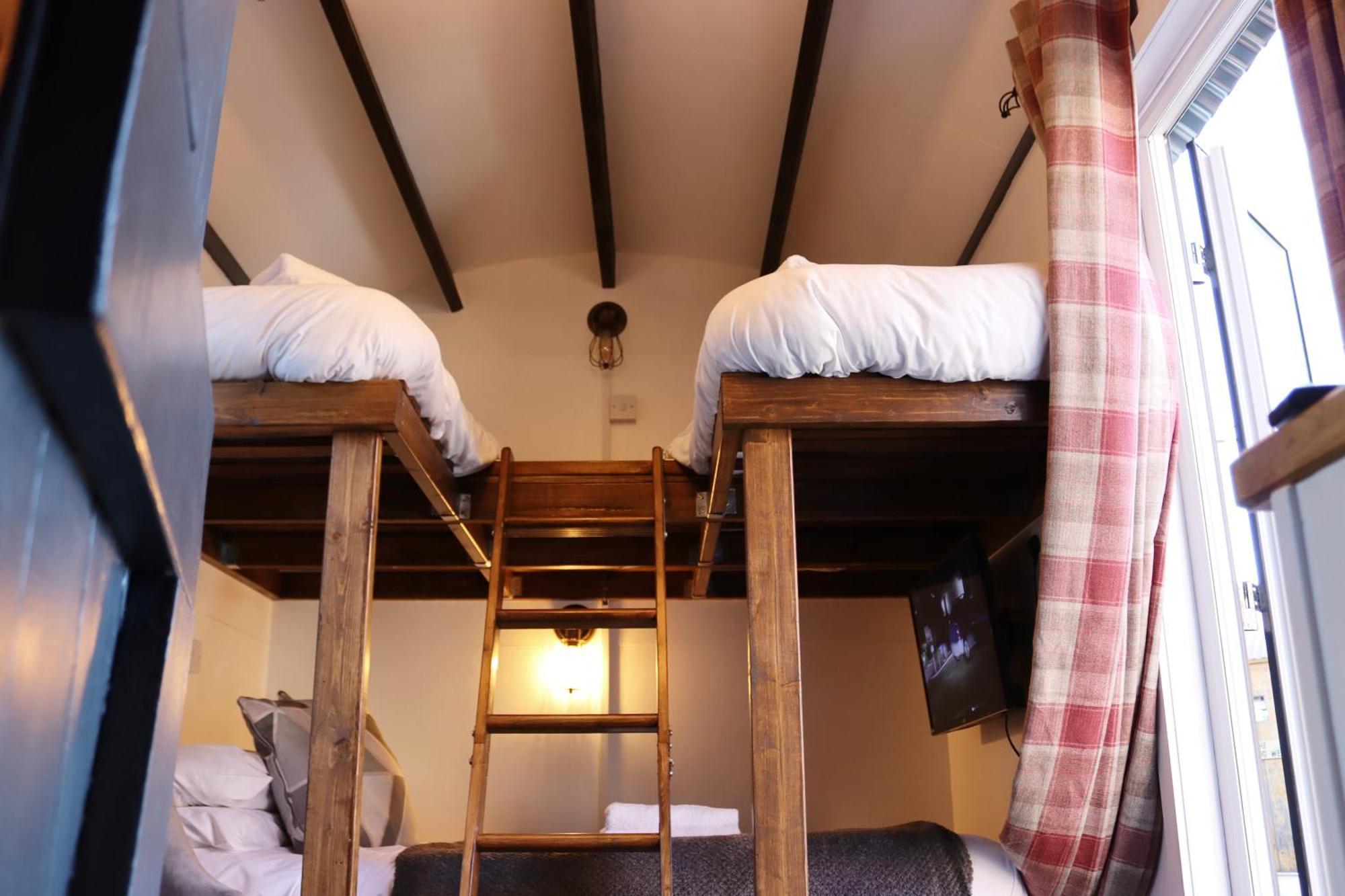 Stonehenge Inn & Shepherd'S Huts Bulford Kamer foto