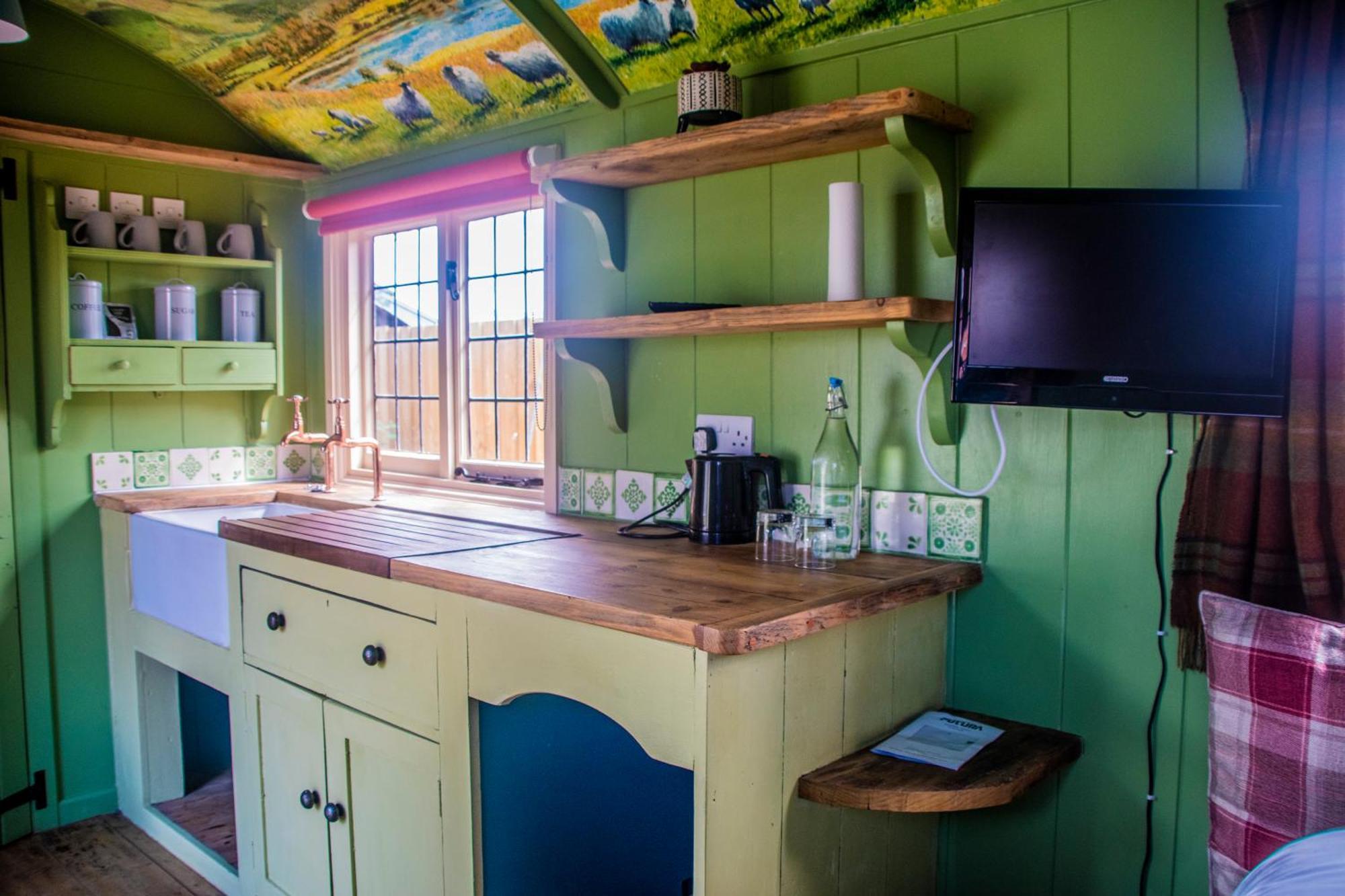Stonehenge Inn & Shepherd'S Huts Bulford Kamer foto