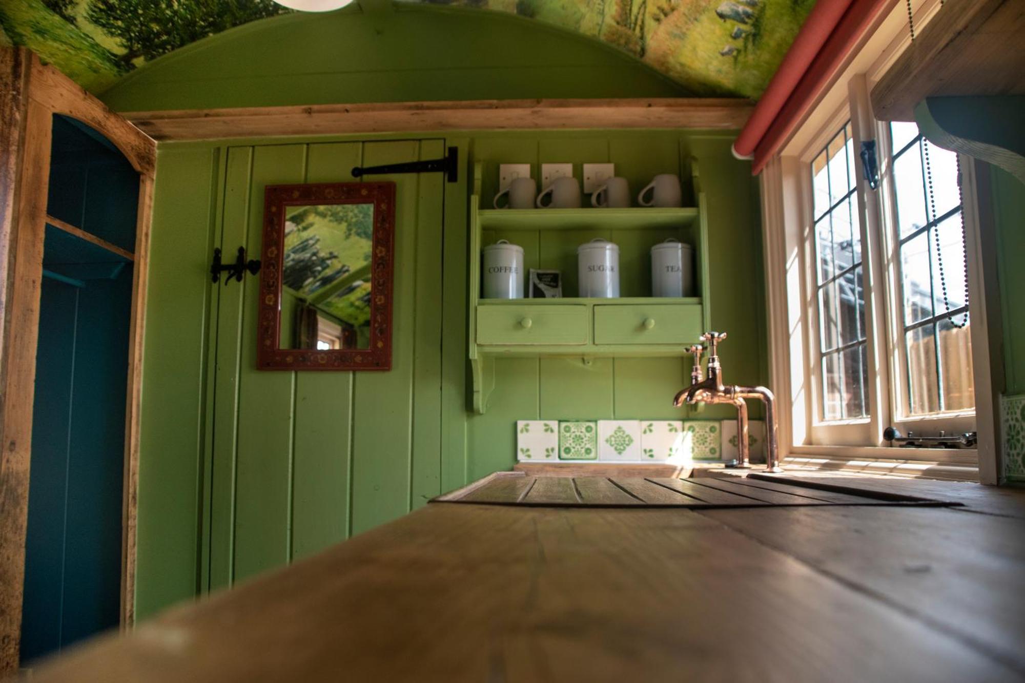 Stonehenge Inn & Shepherd'S Huts Bulford Kamer foto