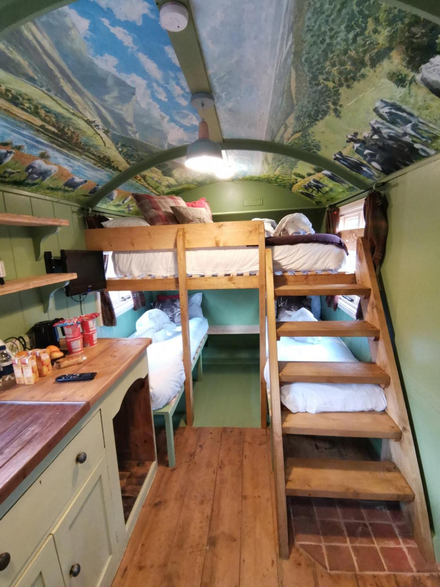 Stonehenge Inn & Shepherd'S Huts Bulford Kamer foto